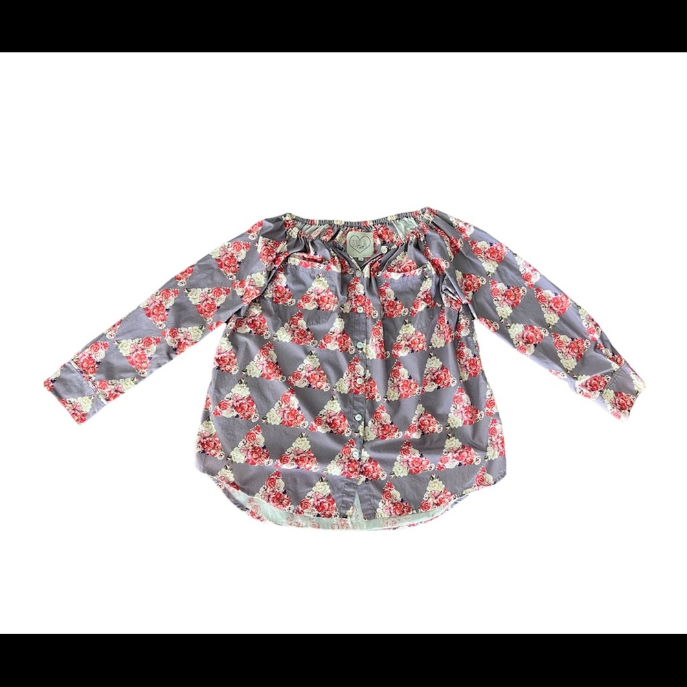 Women’s Hula Tease 3/4 Sleeeve Blouse with Floral Triangle Print Size Small